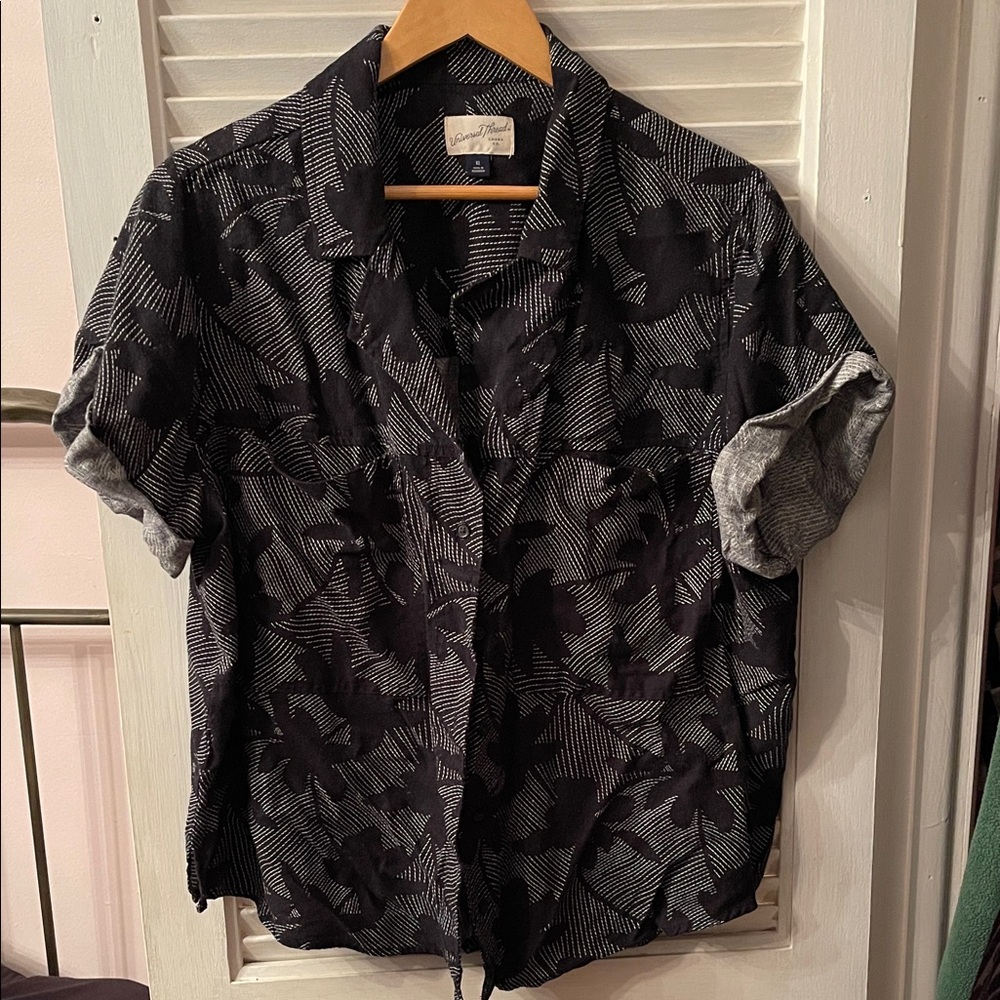 Universal Thread Black and Gray Floral Button Down Shirt
